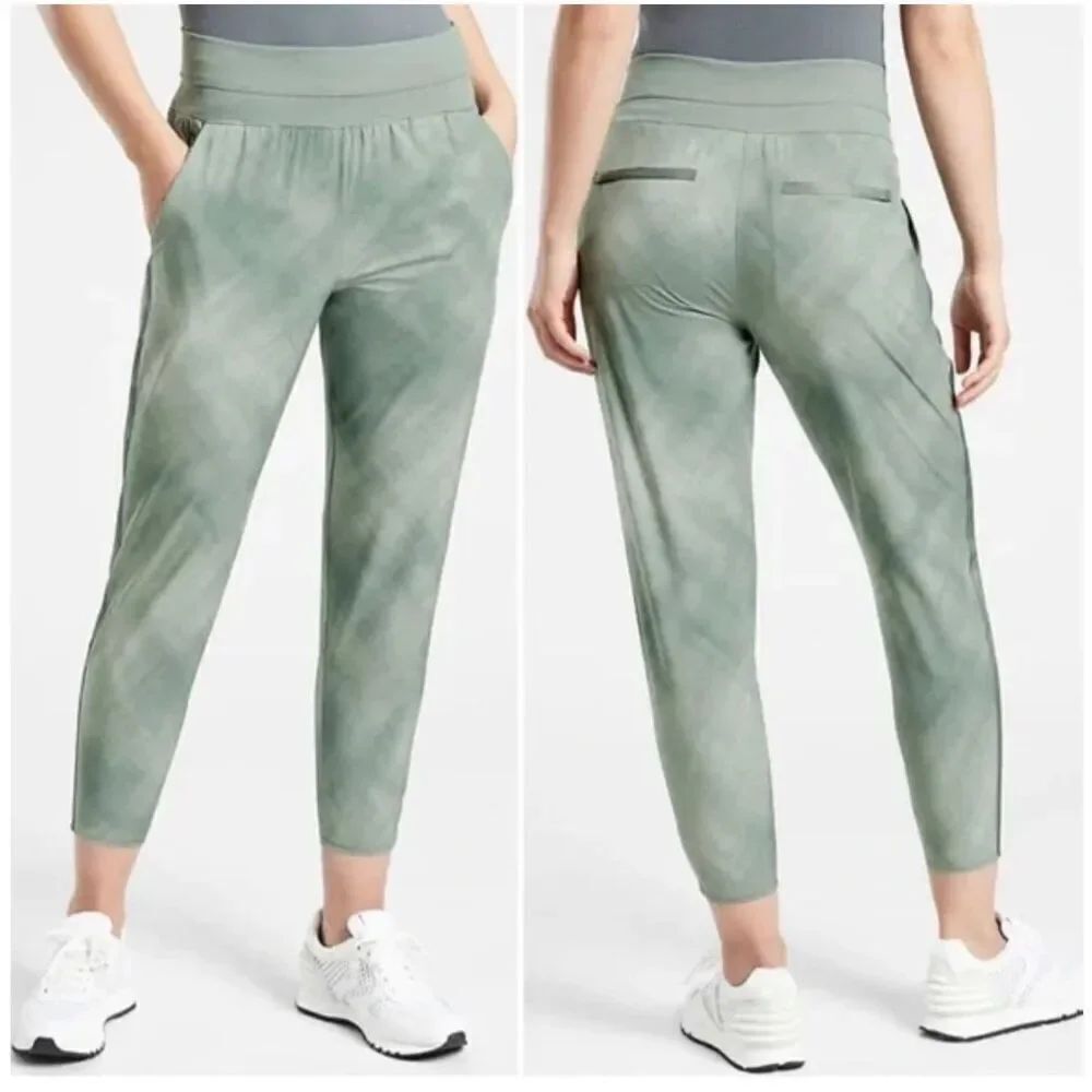 Athleta Nolita Slim Tapered Printed Crop Pants in Denali Minimalistic Grey sz 6